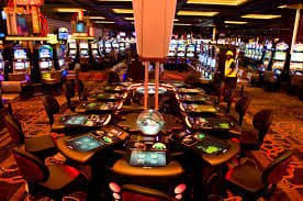 Lucky Slot mobile download screen on an Android phone in the Philippines